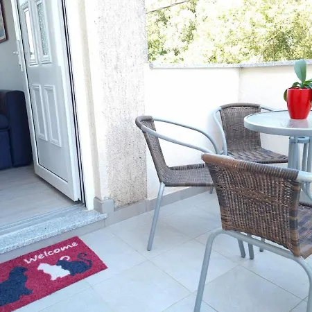 Apartment Irena 2, Free Parking, 10 Min From Sea *