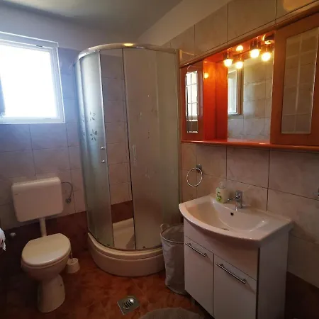 Apartment Irena 2, Free Parking, 10 Min From Sea *